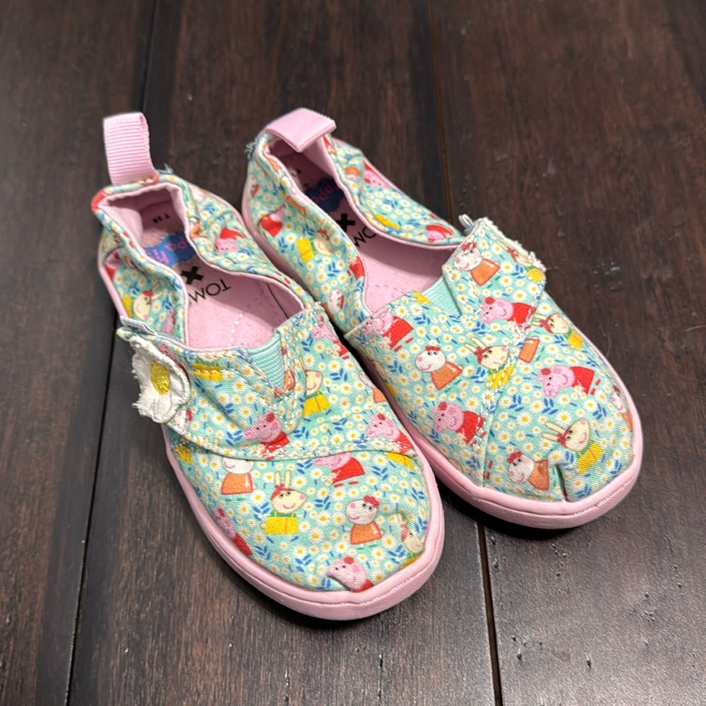 EUC peppa pig Toms size 10T